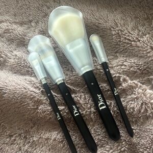 BUNDLE 4 NEW Dior Black and Silver Makeup Brushes #11,14,21,24